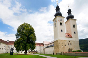 Гостиница JUFA Stift Gurk  Гурк